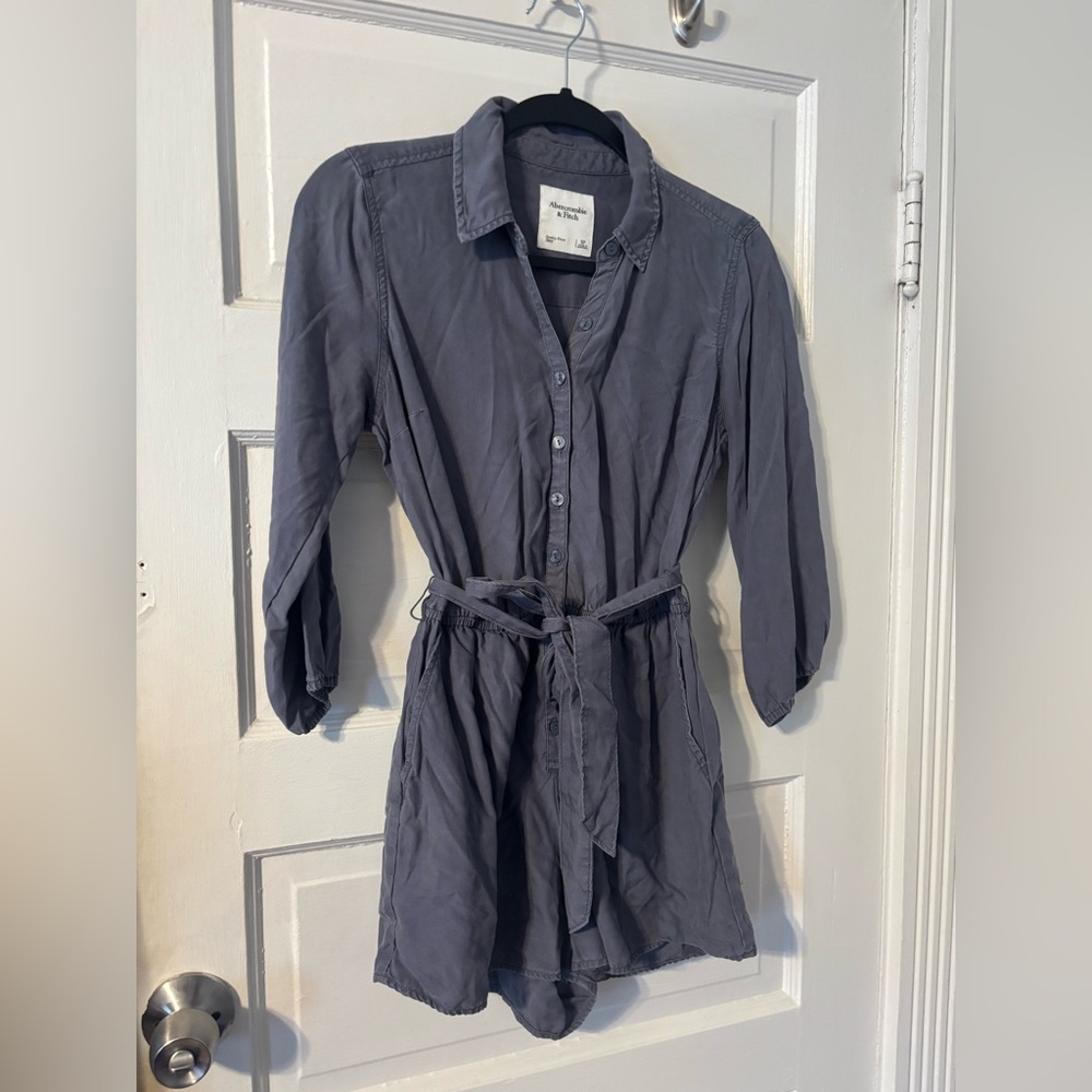 Abercrombie and fitch blue 3/4 sleeve shorts romper